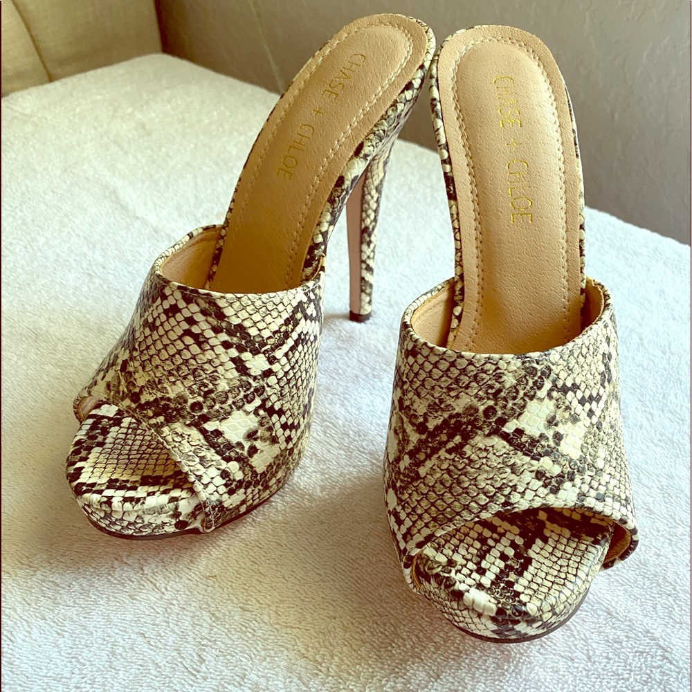 Platform sandals snake size 6 new